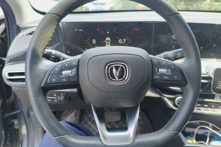 Used CHANGAN Eado 2021 PLUS Blue Whale NE 1.4T GDI DCT Flagship Model Steering Wheel
