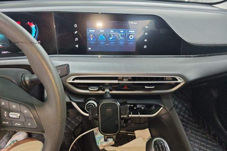 Used CHANGAN Eado 2021 PLUS 1.6L GDI Manual Elite Model Audio And AC Panel