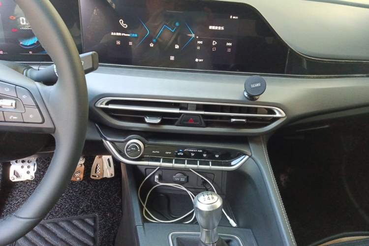 Used CHANGAN Eado 2021 PLUS 1.6L GDI Manual Luxury Model Audio And AC Panel