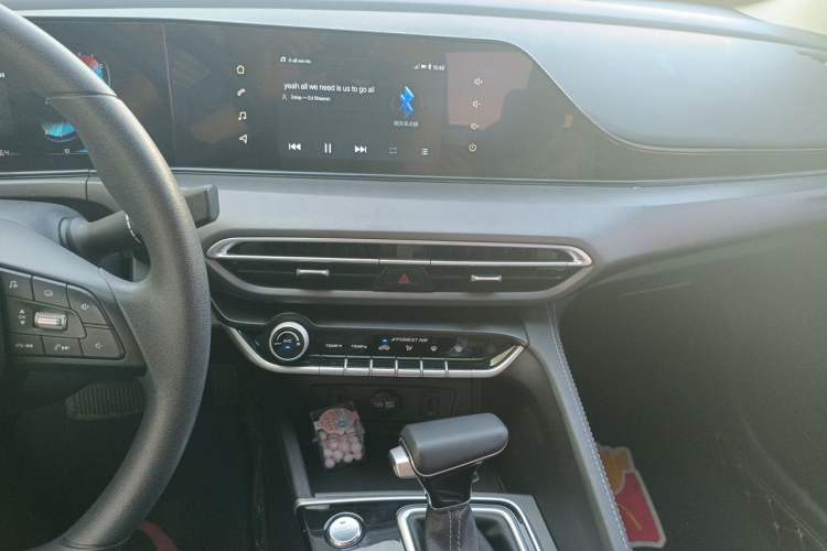 Used CHANGAN Eado 2021 PLUS 1.6L GDI CVT Elite Model Audio And AC Panel