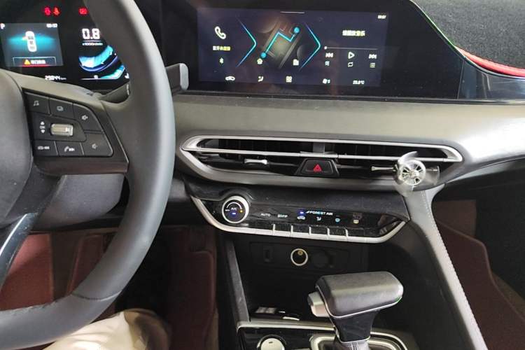 Used CHANGAN Eado 2021 PLUS 1.6L GDI CVT Luxury Model Audio And AC Panel