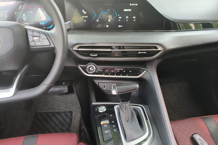 Used CHANGAN Eado 2021 PLUS Blue Whale NE 1.4T GDI DCT Prestige Model Audio And AC Panel