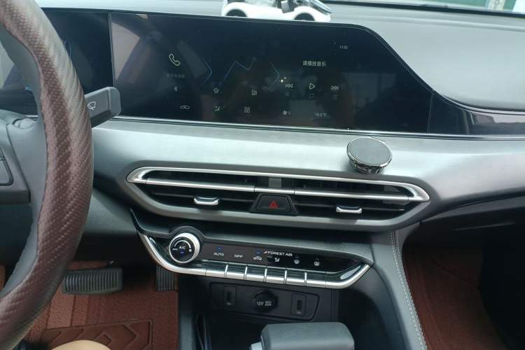 Used CHANGAN Eado 2021 PLUS 1.6L GDI CVT Luxury Model Audio And AC Panel