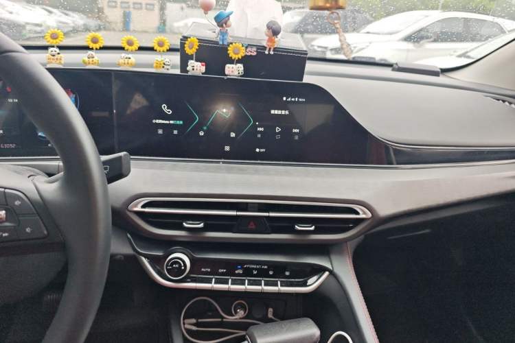 Used CHANGAN Eado 2021 PLUS Blue Whale NE 1.4T GDI DCT Prestige Model Audio And AC Panel