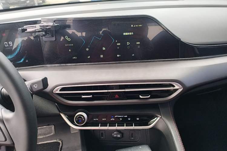 Used CHANGAN Eado 2021 PLUS Blue Whale NE 1.4T GDI DCT Prestige Model Audio And AC Panel