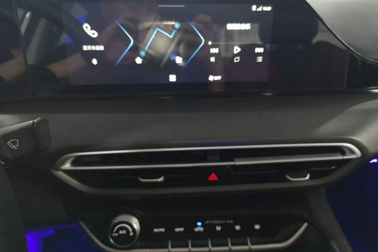 Used CHANGAN Eado 2021 PLUS Blue Whale NE 1.4T GDI DCT Prestige Model Audio And AC Panel