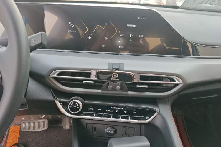Used CHANGAN Eado 2021 PLUS Blue Whale NE 1.4T GDI DCT Prestige Model Audio And AC Panel