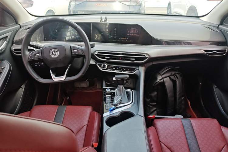 Used CHANGAN Eado 2021 PLUS Blue Whale NE 1.4T GDI DCT Prestige Model Center Console