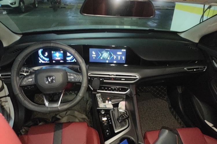 Used CHANGAN Eado 2021 PLUS Blue Whale NE 1.4T GDI DCT Prestige Model Center Console