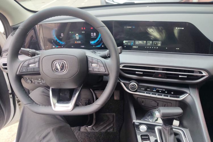 Used CHANGAN Eado 2021 PLUS Blue Whale NE 1.4T GDI DCT Prestige Model Center Console
