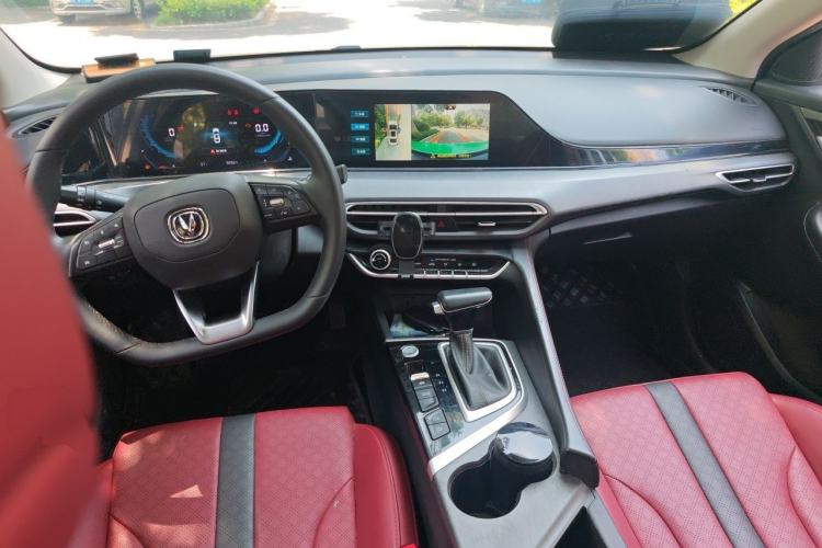 Used CHANGAN Eado 2021 PLUS Blue Whale NE 1.4T GDI DCT Prestige Model Center Console