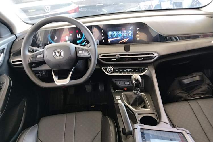 Used CHANGAN Eado 2021 PLUS 1.6L GDI Manual Elite Model Center Console
