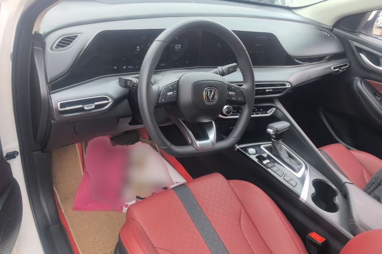 Used CHANGAN Eado 2021 PLUS Blue Whale NE 1.4T GDI DCT Prestige Model Center Console
