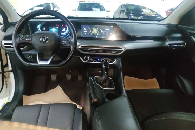 Used CHANGAN Eado 2021 PLUS 1.6L GDI Manual Luxury Model Center Console