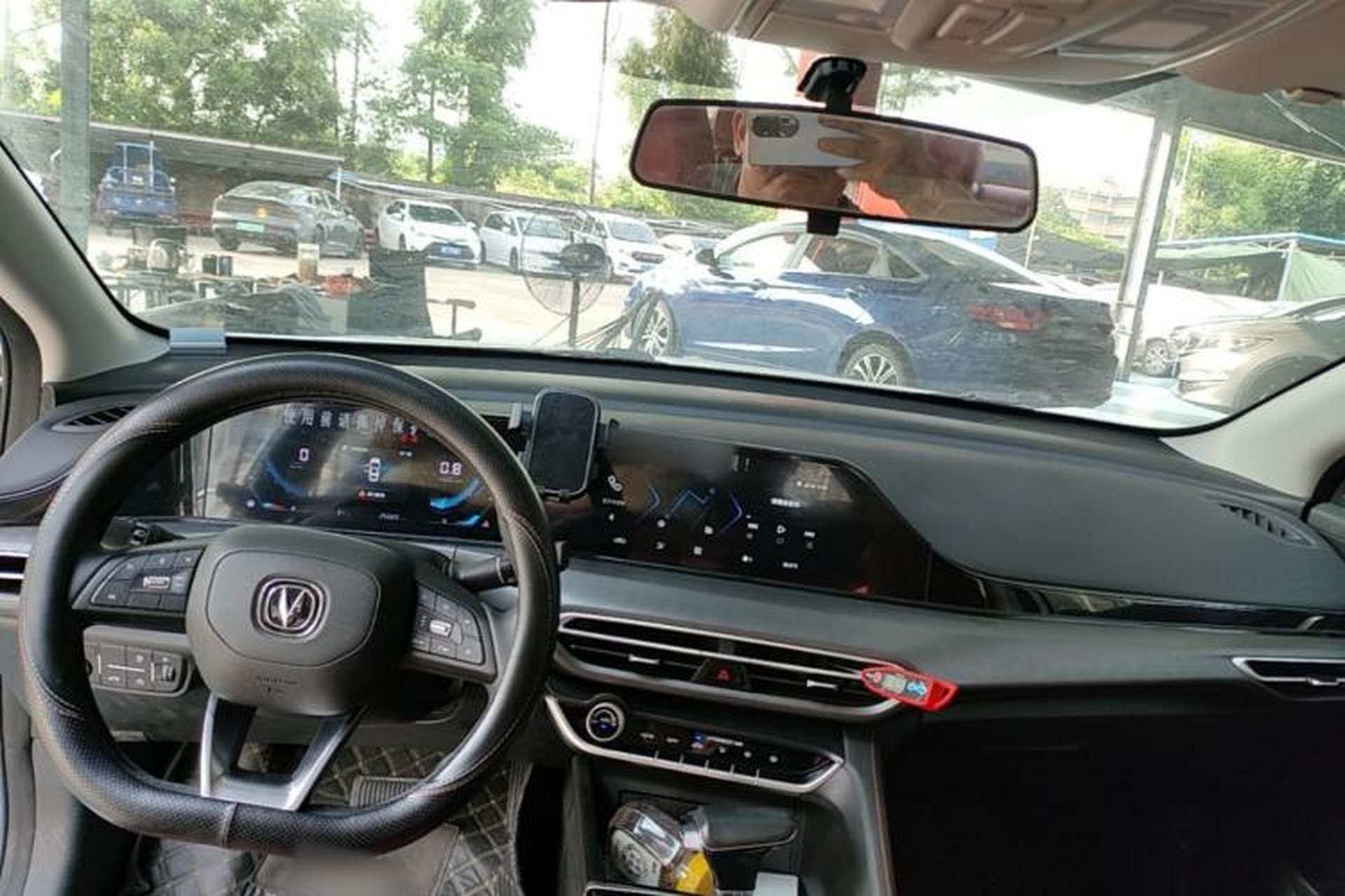 Used CHANGAN Eado 2021 PLUS Blue Whale NE 1.4T GDI DCT Prestige Model Center Console