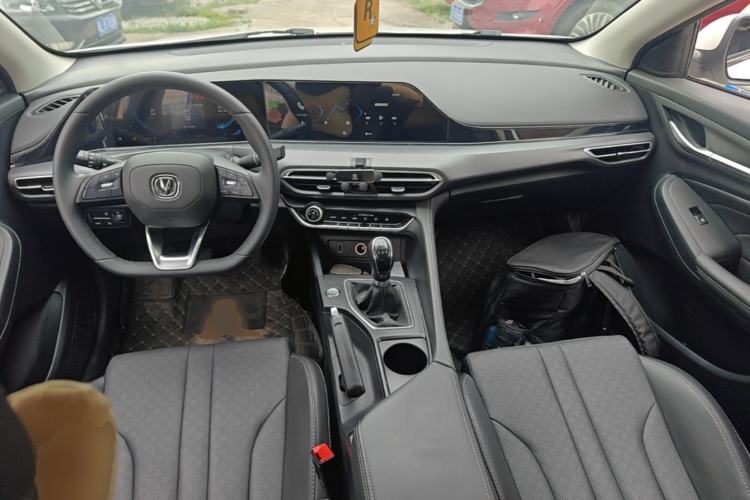 Used CHANGAN Eado 2021 PLUS 1.6L GDI Manual Luxury Model Center Console