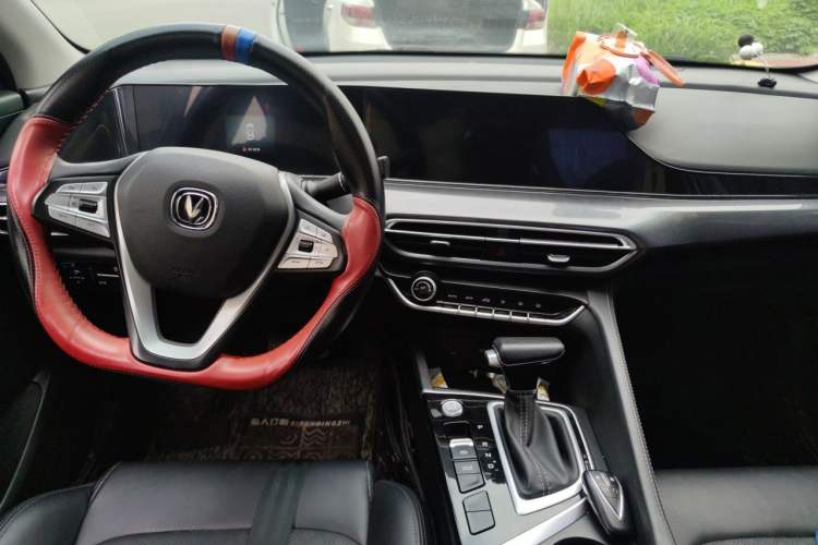 Used CHANGAN Eado 2021 PLUS Blue Whale NE 1.4T GDI DCT Prestige Model Center Console