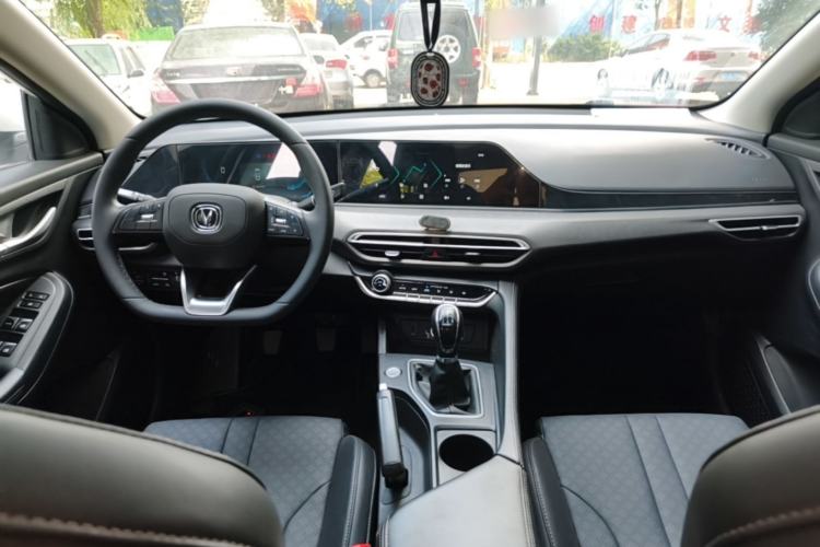 Used CHANGAN Eado 2021 PLUS 1.6L GDI Manual Luxury Model Center Console