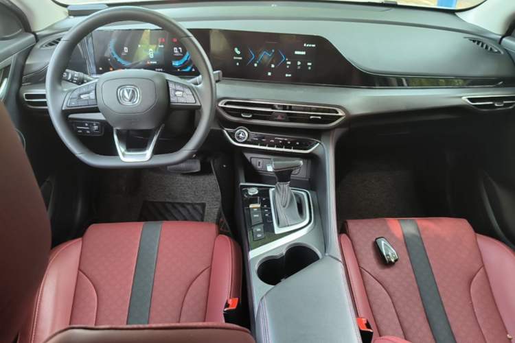 Used CHANGAN Eado 2021 PLUS Blue Whale NE 1.4T GDI DCT Prestige Model Center Console