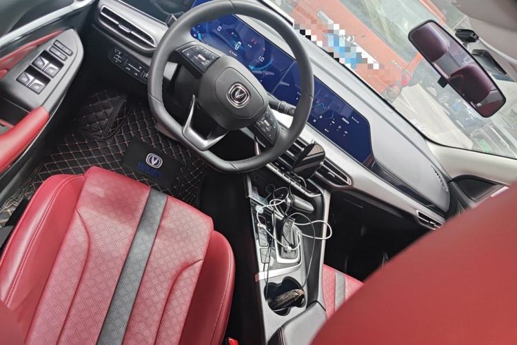 Used CHANGAN Eado 2021 PLUS Blue Whale NE 1.4T GDI DCT Prestige Model Center Console