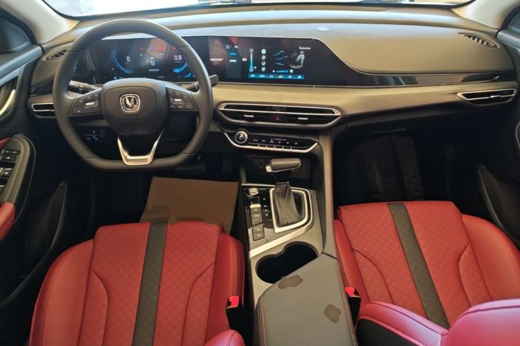 Used CHANGAN Eado 2021 PLUS Blue Whale NE 1.4T GDI DCT Prestige Model Center Console