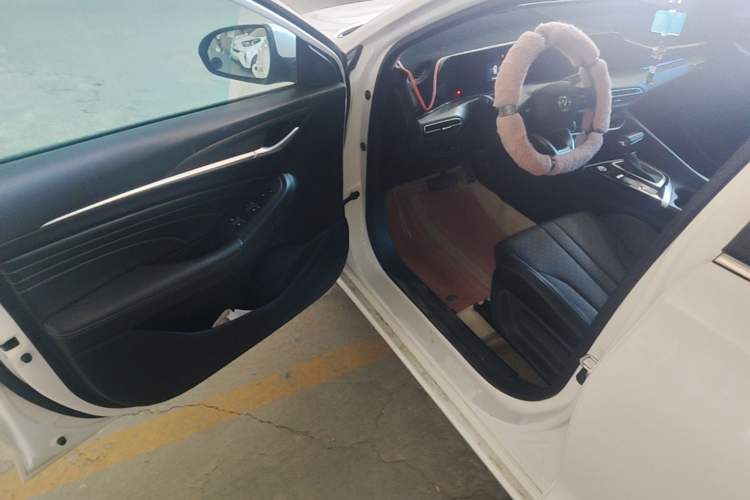 Used CHANGAN Eado 2021 PLUS 1.6L GDI CVT Luxury Model Driver Seat