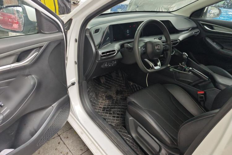 Used CHANGAN Eado 2021 PLUS 1.6L GDI Manual Elite Model Driver Seat