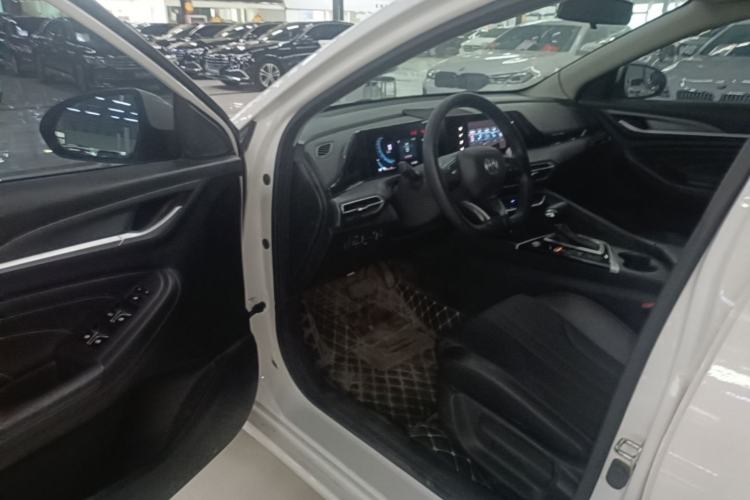 Used CHANGAN Eado 2021 PLUS 1.6L GDI CVT Elite Model Driver Seat