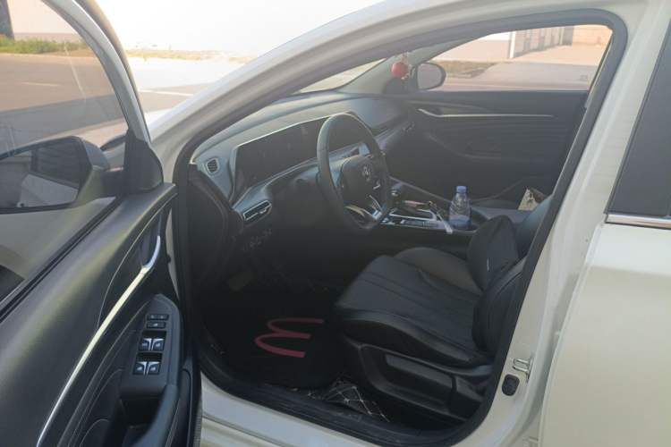 Used CHANGAN Eado 2021 PLUS 1.6L GDI CVT Elite Model Driver Seat