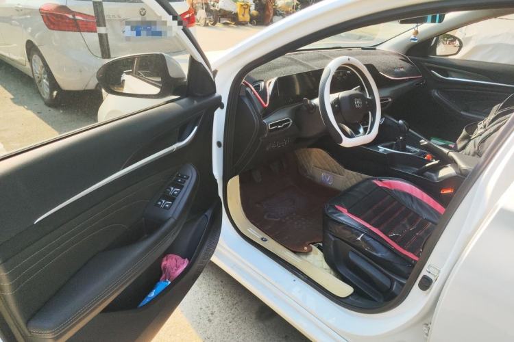 Used CHANGAN Eado 2021 PLUS 1.6L GDI Manual Luxury Model Driver Seat