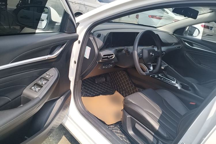 Used CHANGAN Eado 2021 PLUS 1.6L GDI CVT Luxury Model Driver Seat