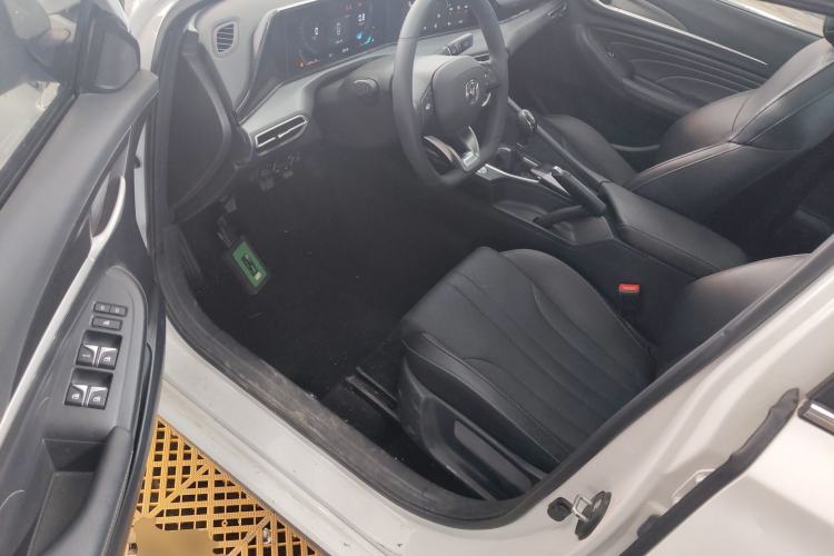 Used CHANGAN Eado 2021 PLUS 1.6L GDI Manual Luxury Model Driver Seat