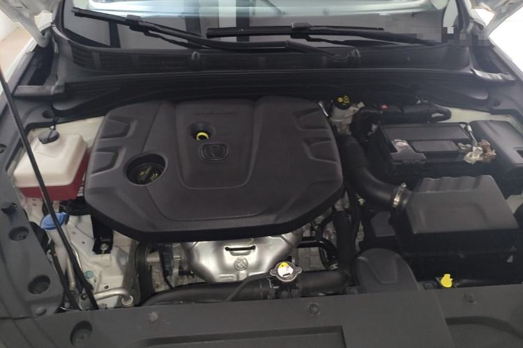 Used CHANGAN Eado 2021 PLUS 1.6L GDI CVT Luxury Model Engine Bay