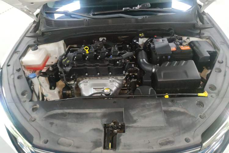 Used CHANGAN Eado 2021 PLUS 1.6L GDI Manual Luxury Model Engine Bay