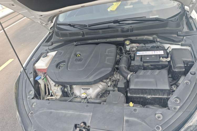 Used CHANGAN Eado 2021 PLUS 1.6L GDI CVT Luxury Model Engine Bay