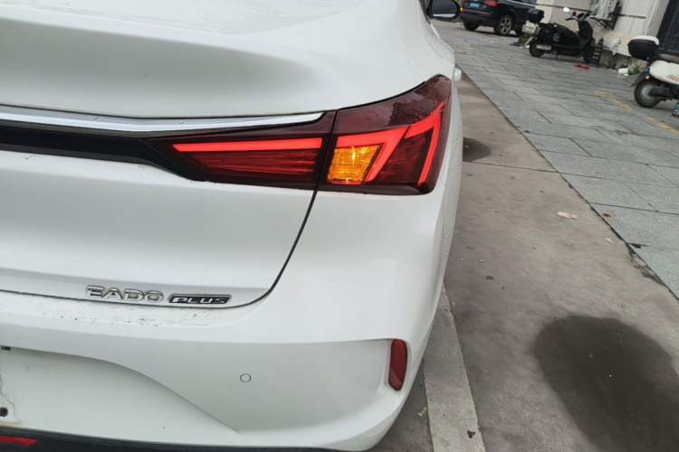 Used CHANGAN Eado 2021 PLUS 1.6L GDI CVT Luxury Model Exterior 3