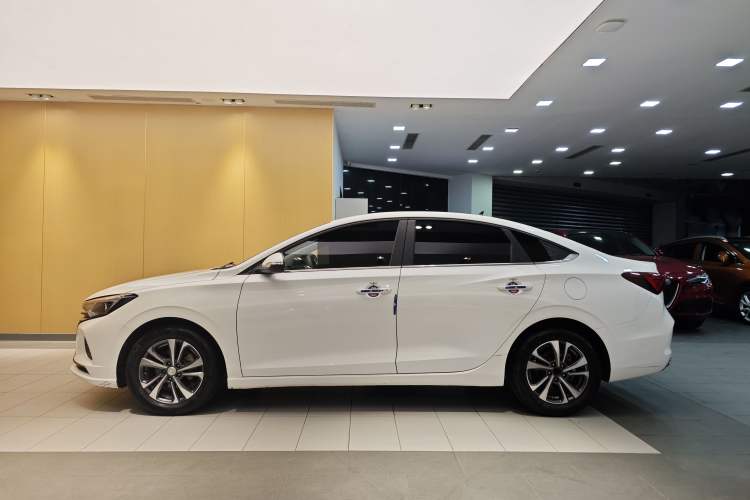 Used CHANGAN Eado 2021 PLUS 1.6L GDI CVT Luxury Model Exterior 3