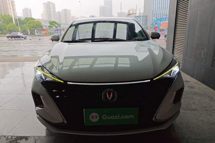 Used CHANGAN Eado 2021 PLUS Blue Whale NE 1.4T GDI DCT Flagship Model Front