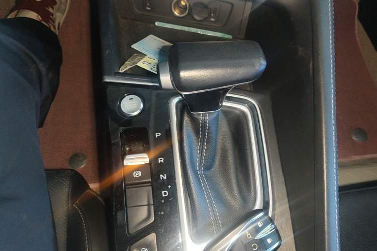 Used CHANGAN Eado 2021 PLUS 1.6L GDI CVT Luxury Model Gear Lever