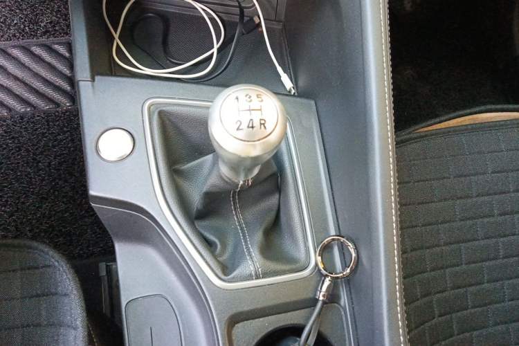 Used CHANGAN Eado 2021 PLUS 1.6L GDI Manual Luxury Model Gear Lever