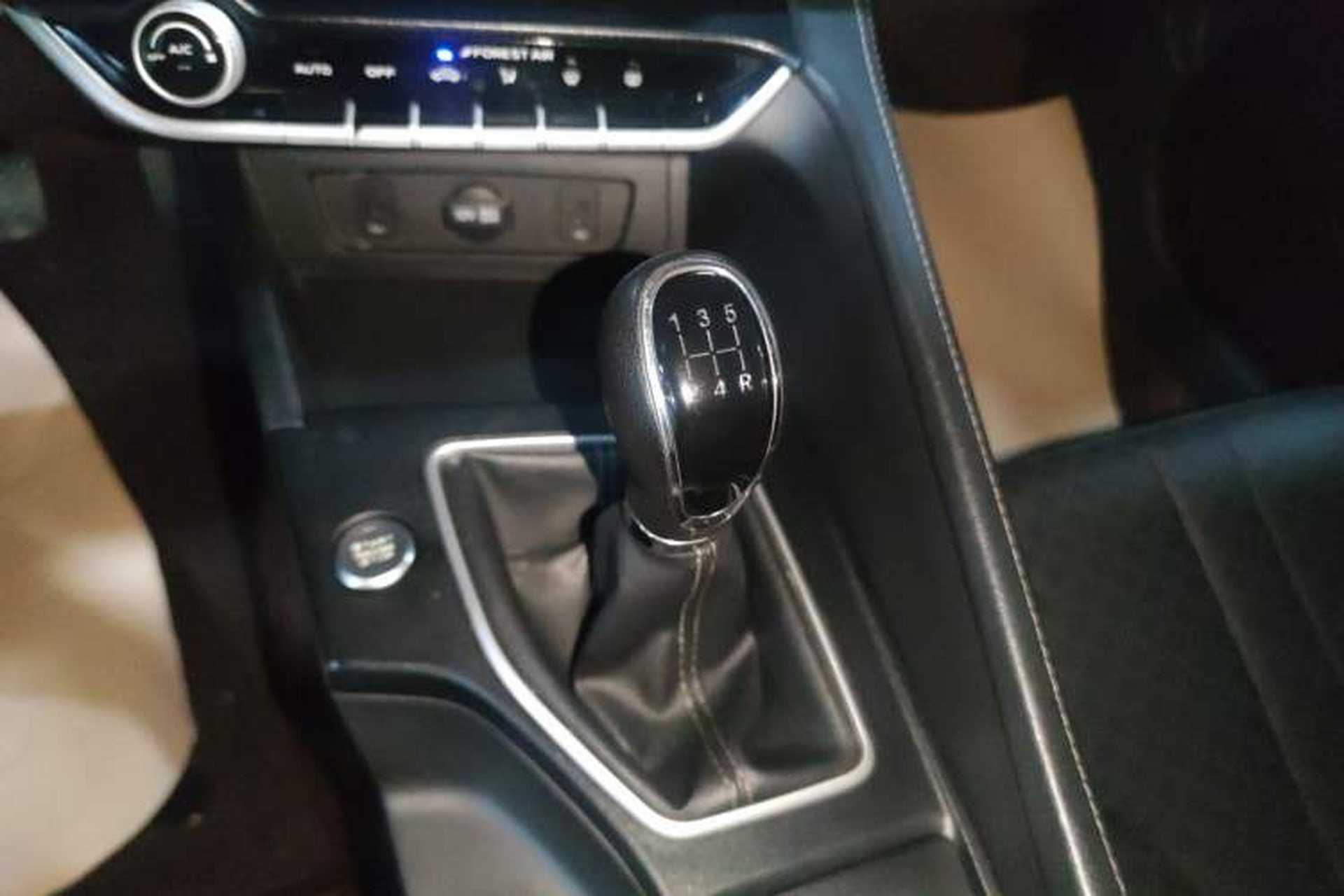 Used CHANGAN Eado 2021 PLUS 1.6L GDI Manual Luxury Model Gear Lever