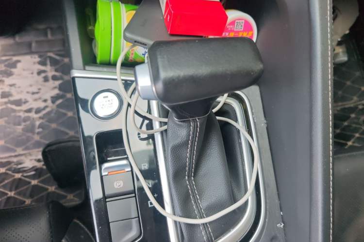 Used CHANGAN Eado 2021 PLUS 1.6L GDI CVT Elite Model Gear Lever