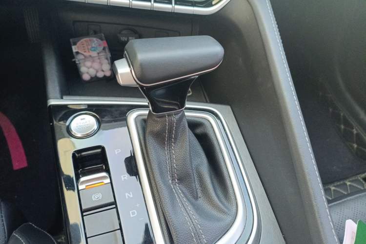 Used CHANGAN Eado 2021 PLUS 1.6L GDI CVT Elite Model Gear Lever