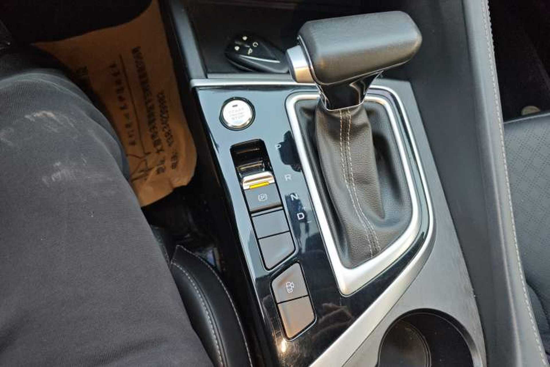 Used CHANGAN Eado 2021 PLUS 1.6L GDI CVT Luxury Model Gear Lever