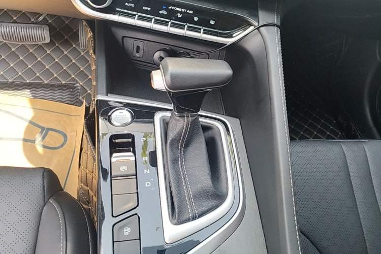 Used CHANGAN Eado 2021 PLUS 1.6L GDI CVT Luxury Model Gear Lever