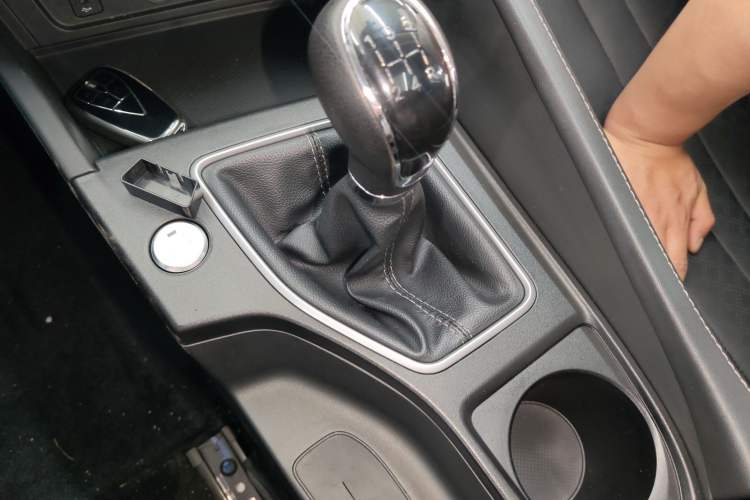 Used CHANGAN Eado 2021 PLUS 1.6L GDI Manual Luxury Model Gear Lever