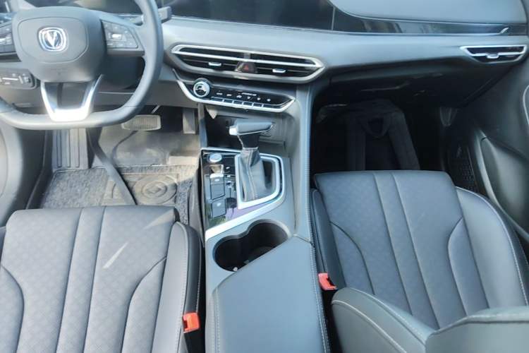 Used CHANGAN Eado 2021 PLUS 1.6L GDI CVT Luxury Model Gear Lever