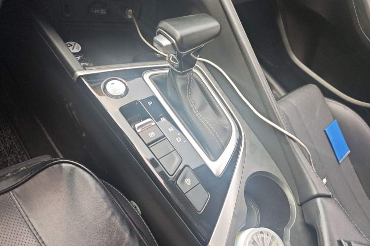 Used CHANGAN Eado 2021 PLUS 1.6L GDI CVT Luxury Model Gear Lever