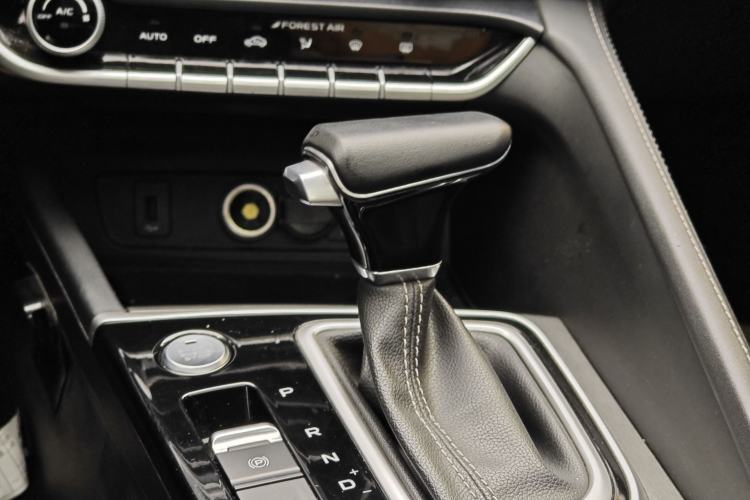 Used CHANGAN Eado 2021 PLUS 1.6L GDI CVT Luxury Model Gear Lever