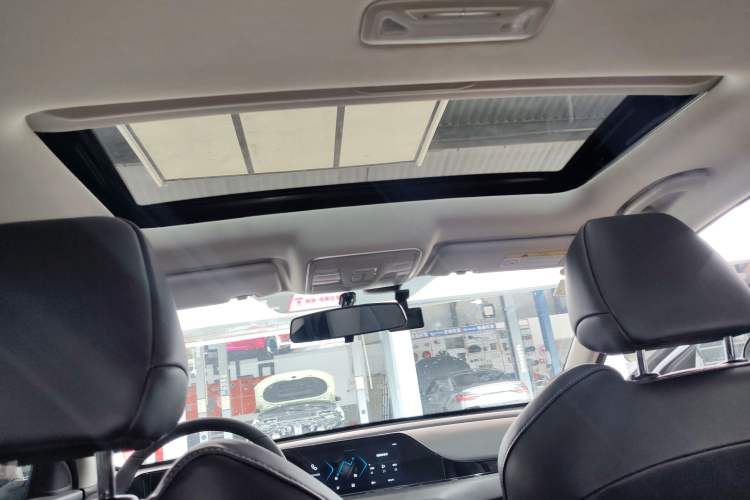 Used CHANGAN Eado 2021 PLUS 1.6L GDI Manual Luxury Model Headliner